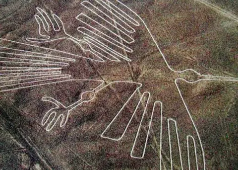 ナスカ空港からナスカの地上絵を飛ぶ